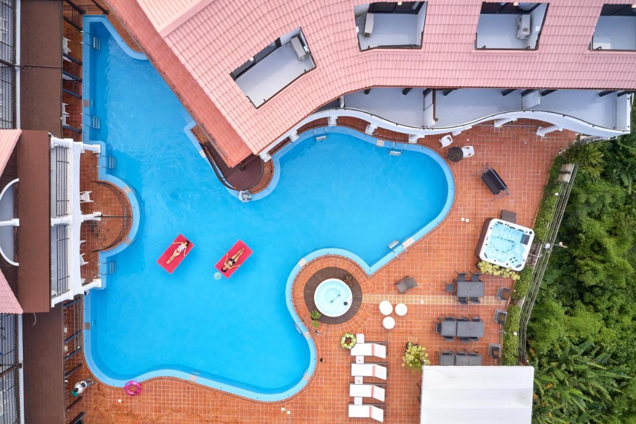 The Pool Resort Okinawa Onna Exterior photo